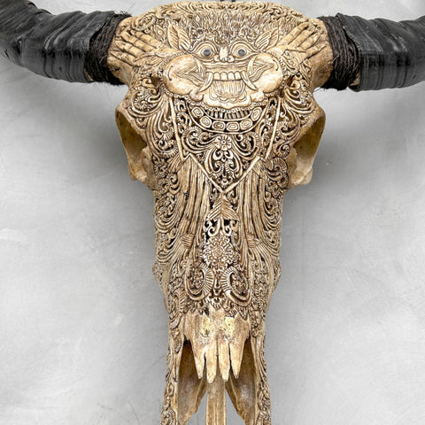 Traditioneller Barong | Handgeschnitzter Büffelschädel