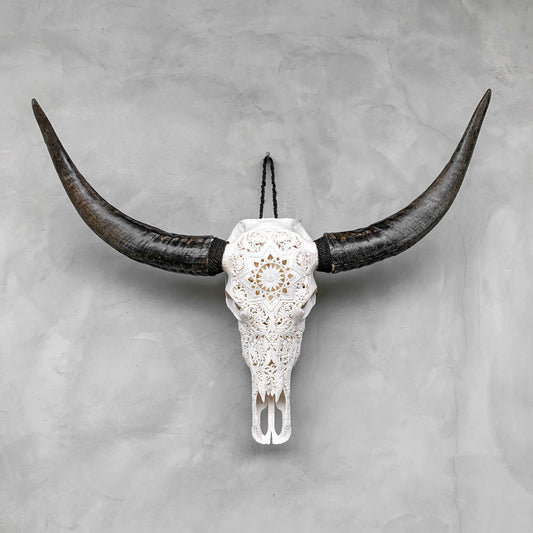 Kosmische Mandala-Krone | Handgeschnitzter Büffelschädel