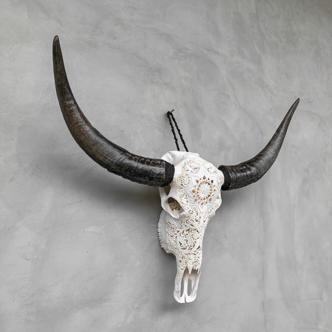 Kosmische Mandala-Krone | Handgeschnitzter Büffelschädel