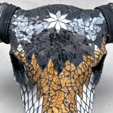 Sternmosaik | Glasbüffelschädel