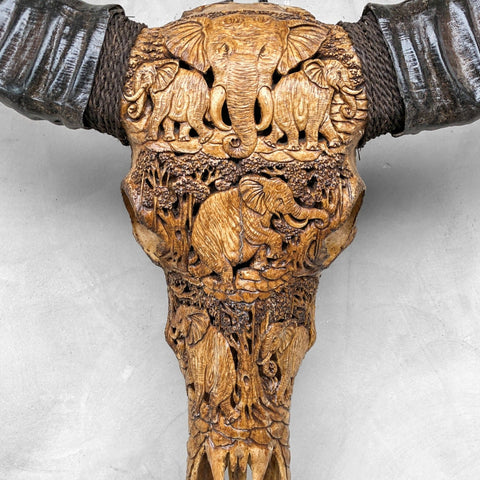 Elefantenherde | Handgeschnitzter Büffelschädel