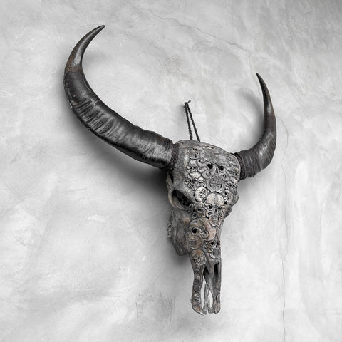 Makaberer Diablo | Handgeschnitzter Büffelschädel