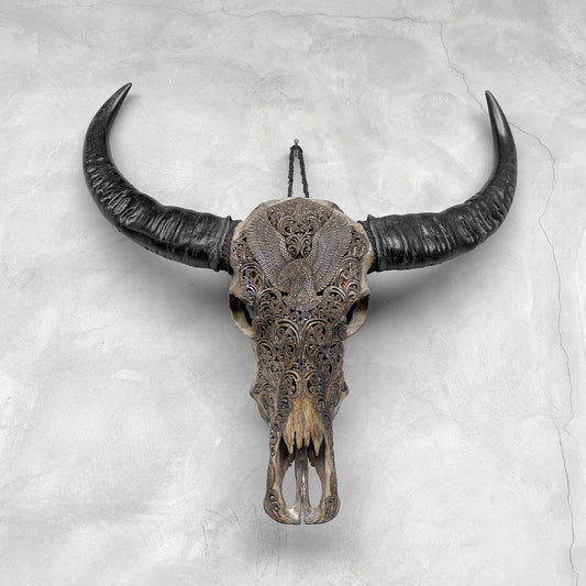 Majestätischer Adler | Handgeschnitzter Büffelschädel