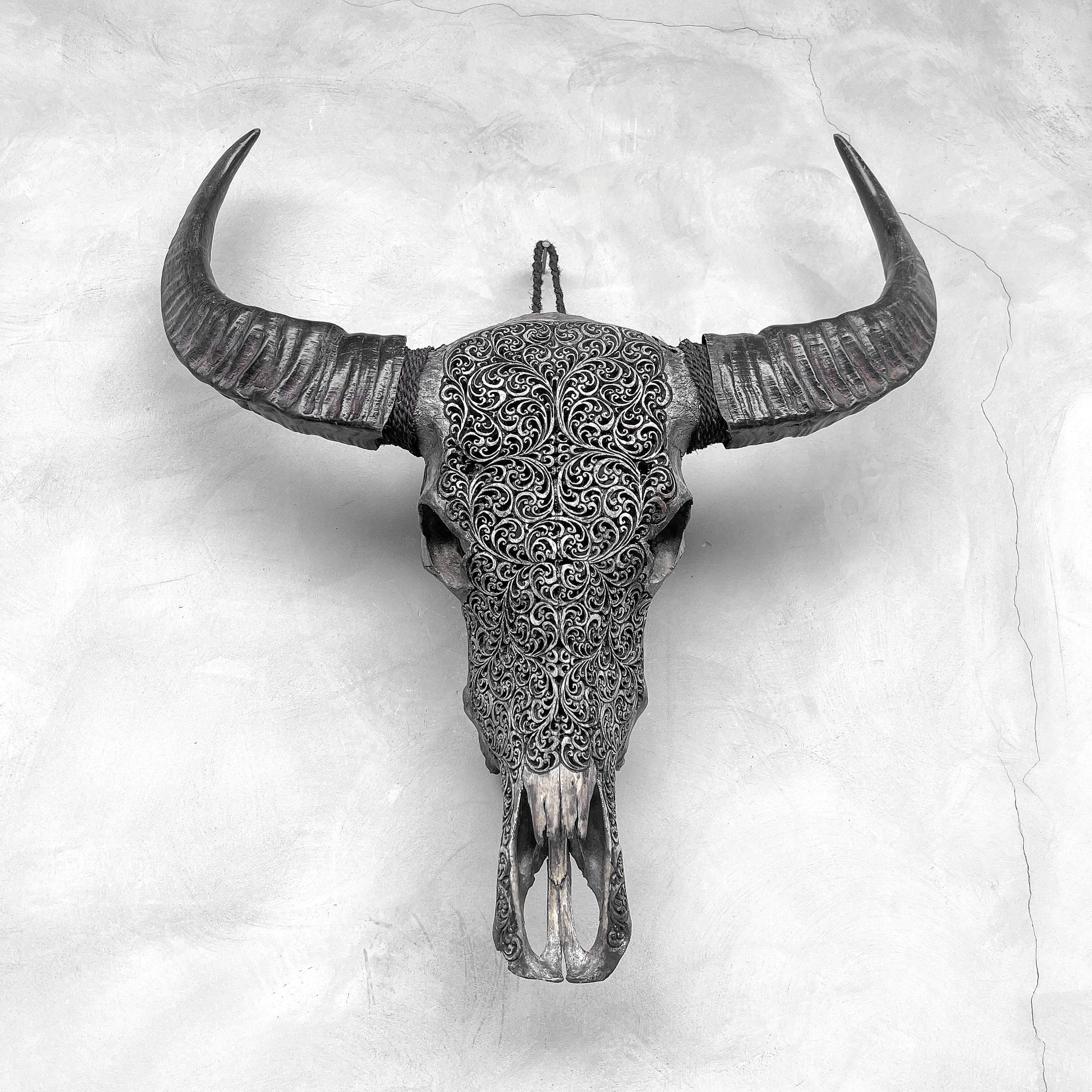 Filigraner Farn | Hand-Carved Buffalo