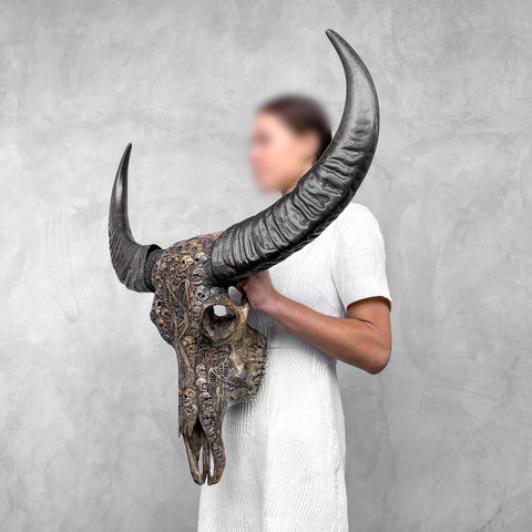 Totenköpfe & Skelette | Handgeschnitzter Büffelschädel