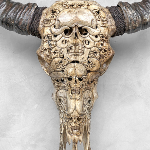 Makaberer Diablo | Handgeschnitzter Büffelschädel