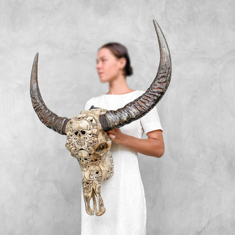 Makaberer Diablo | Handgeschnitzter Büffelschädel