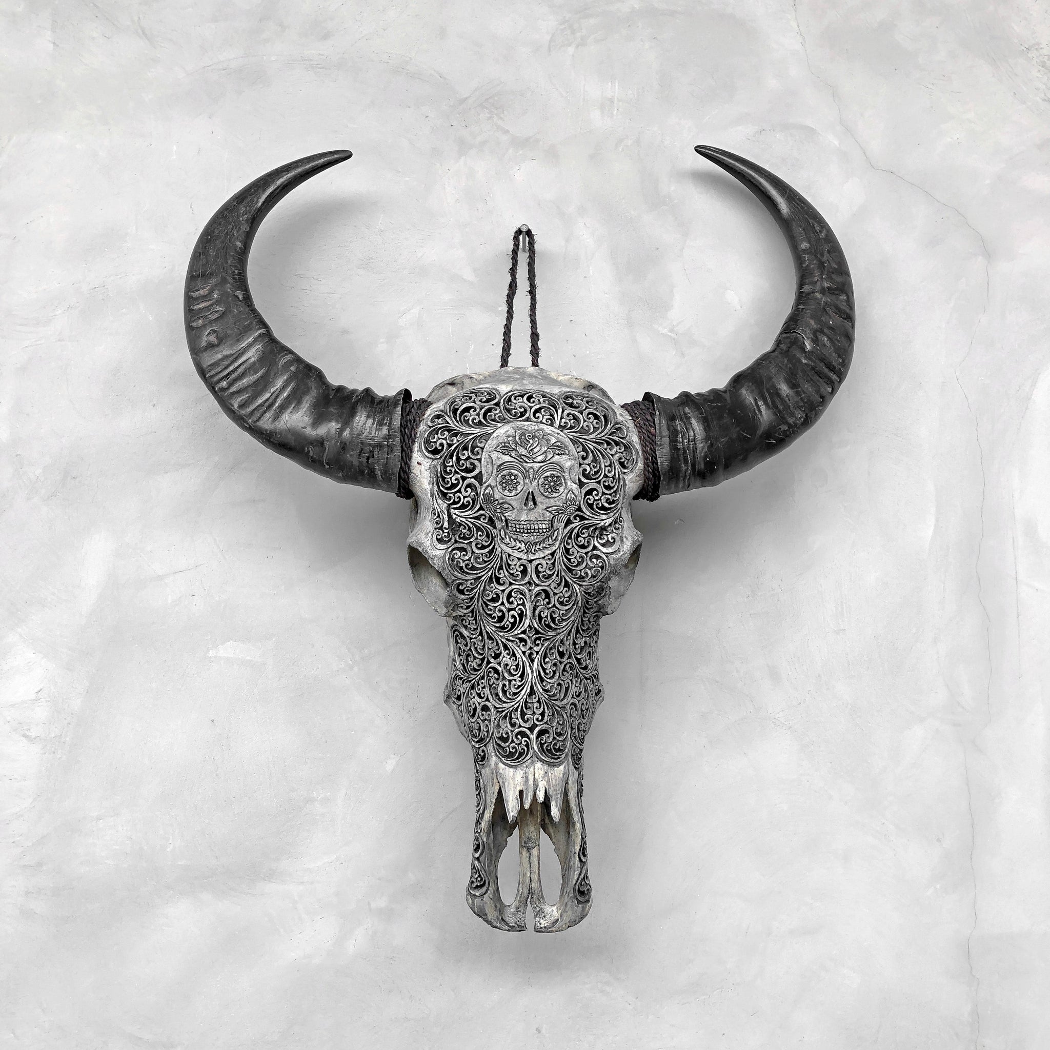 Dios de Los Muertos | Handgeschnitzter Büffelschädel