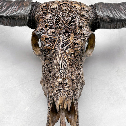 Totenköpfe & Skelette | Handgeschnitzter Büffelschädel