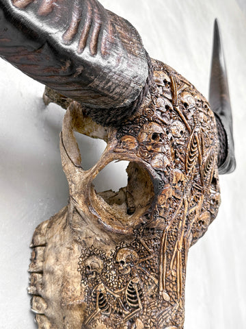 Totenköpfe & Skelette | Handgeschnitzter Büffelschädel