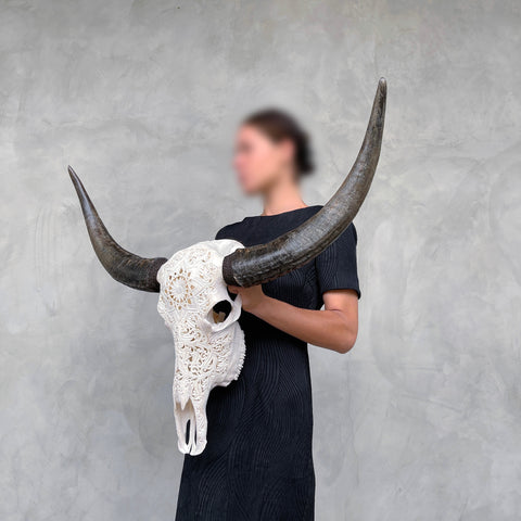 Kosmische Mandala-Krone | Handgeschnitzter Büffelschädel