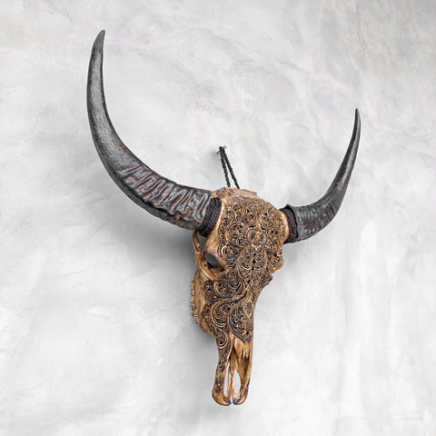 Fließende Wellen-Lotus | Handgeschnitzter Büffelschädel