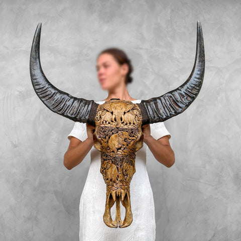 Elefantenherde | Handgeschnitzter Büffelschädel