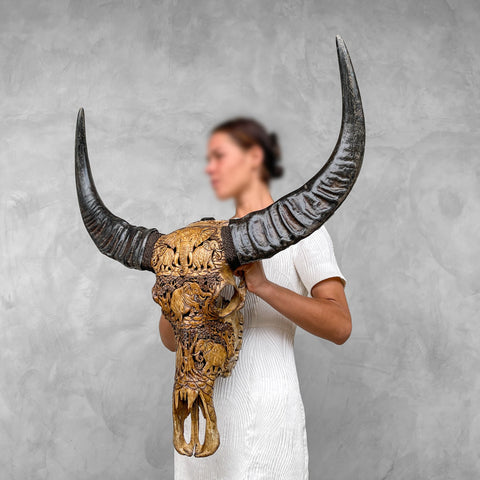 Elefantenherde | Handgeschnitzter Büffelschädel